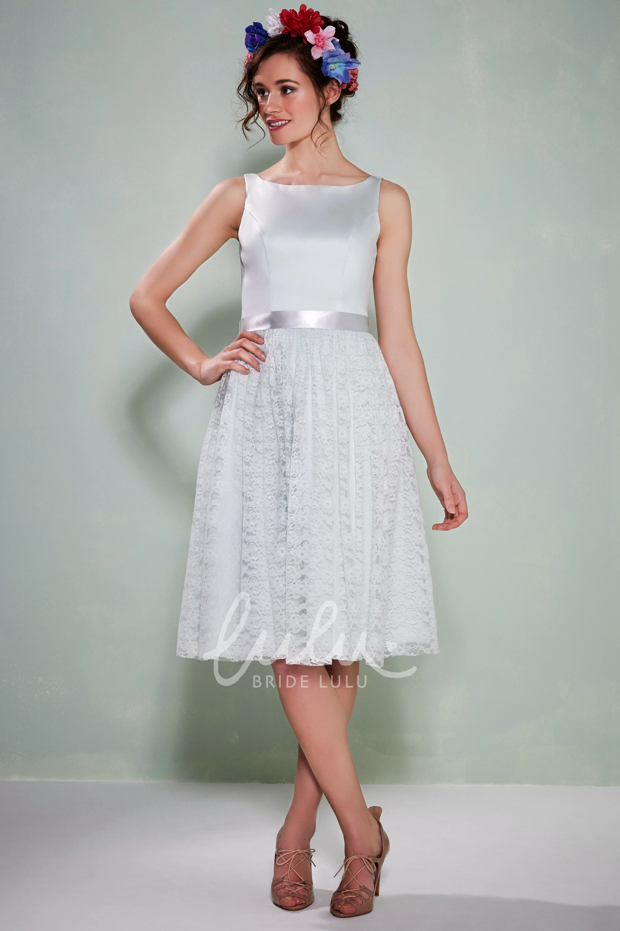 Sleeveless Satin Knee-Length Bridesmaid Dress With Scoop Neck and Lace Unique Ribboned Dress