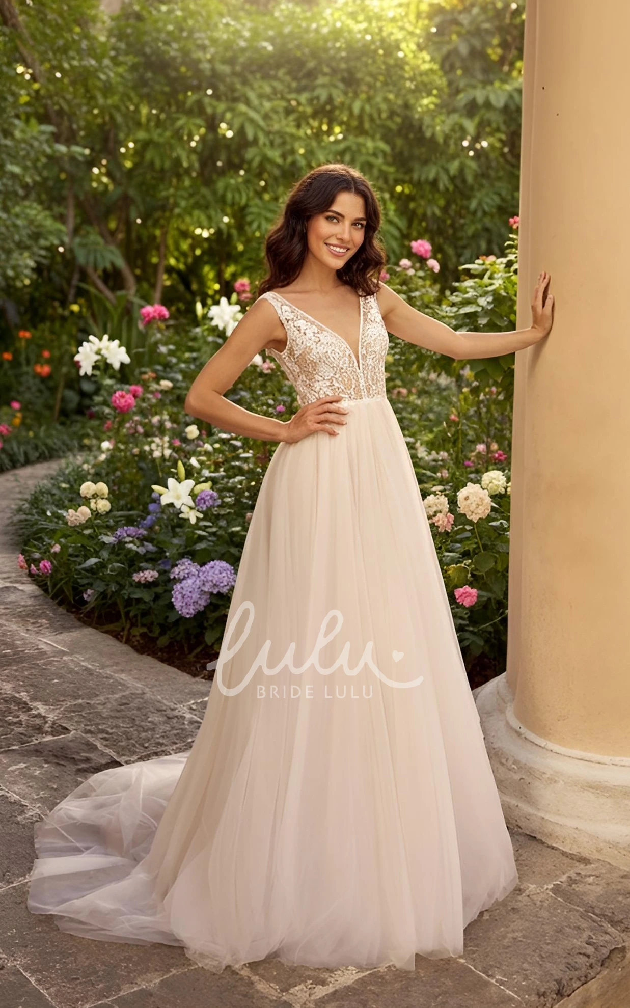 Casual A-Line Lace Boho Sleeveless Wedding Gown Floral Deep V-Neck Tulle White Bridal Dress