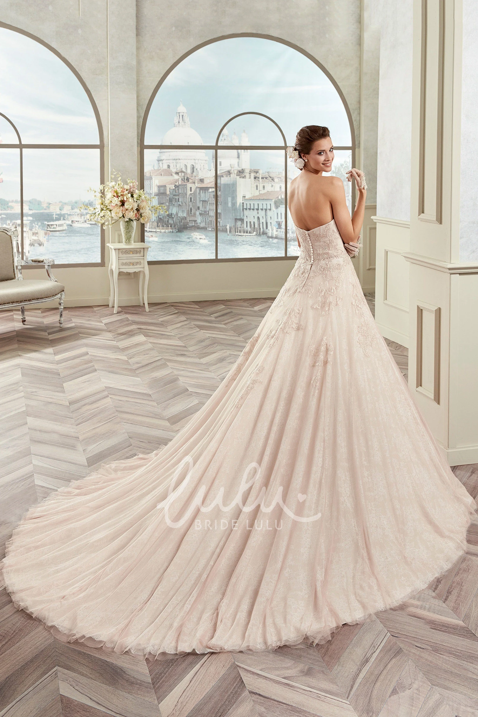 Strapless A-Line Wedding Dress with Floral Waist and Fine Appliques Beautiful Bridal Gown