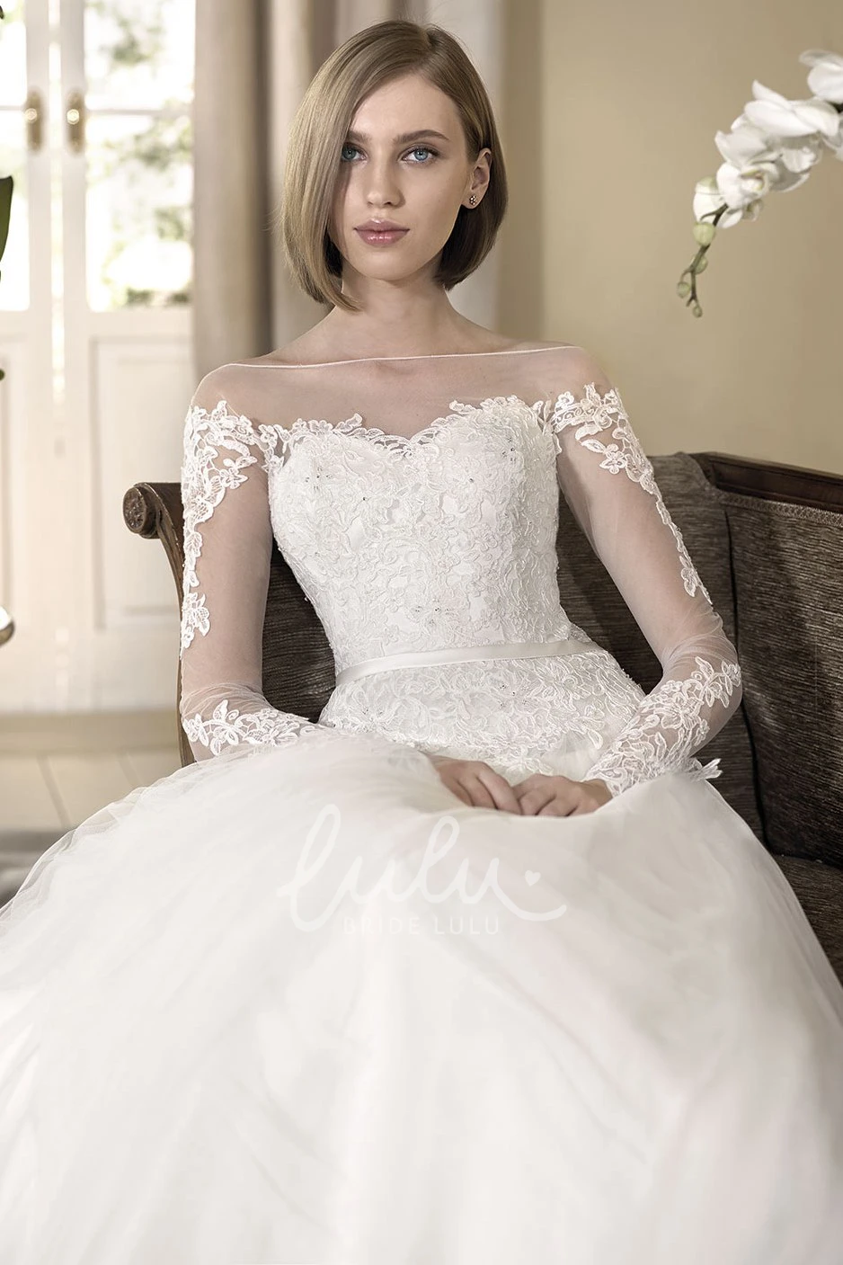 Off-The-Shoulder Tulle&Lace A-Line Wedding Dress with Long Sleeves and Floor-Length Design