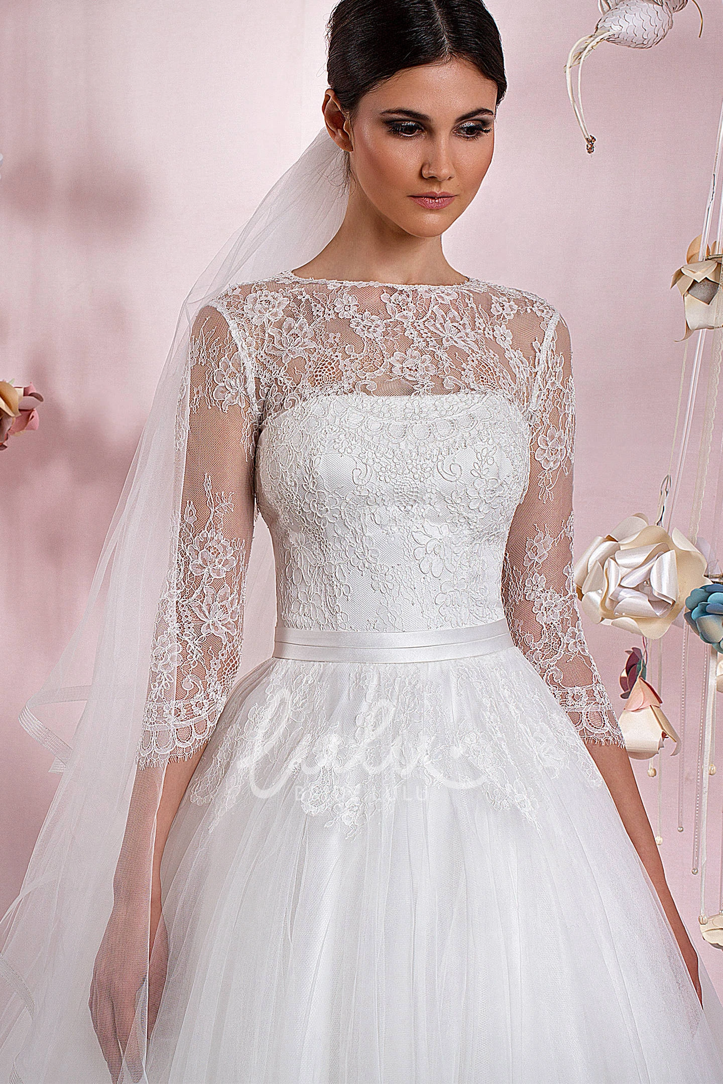 Jewel Neck Tulle Ball Gown Wedding Dress with 3-4 Sleeves Classic Bridal Gown
