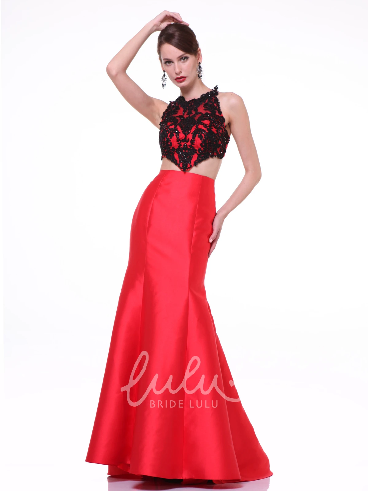 Jewel-Neck Sleeveless Satin Formal Dress with Appliques Sheath Style