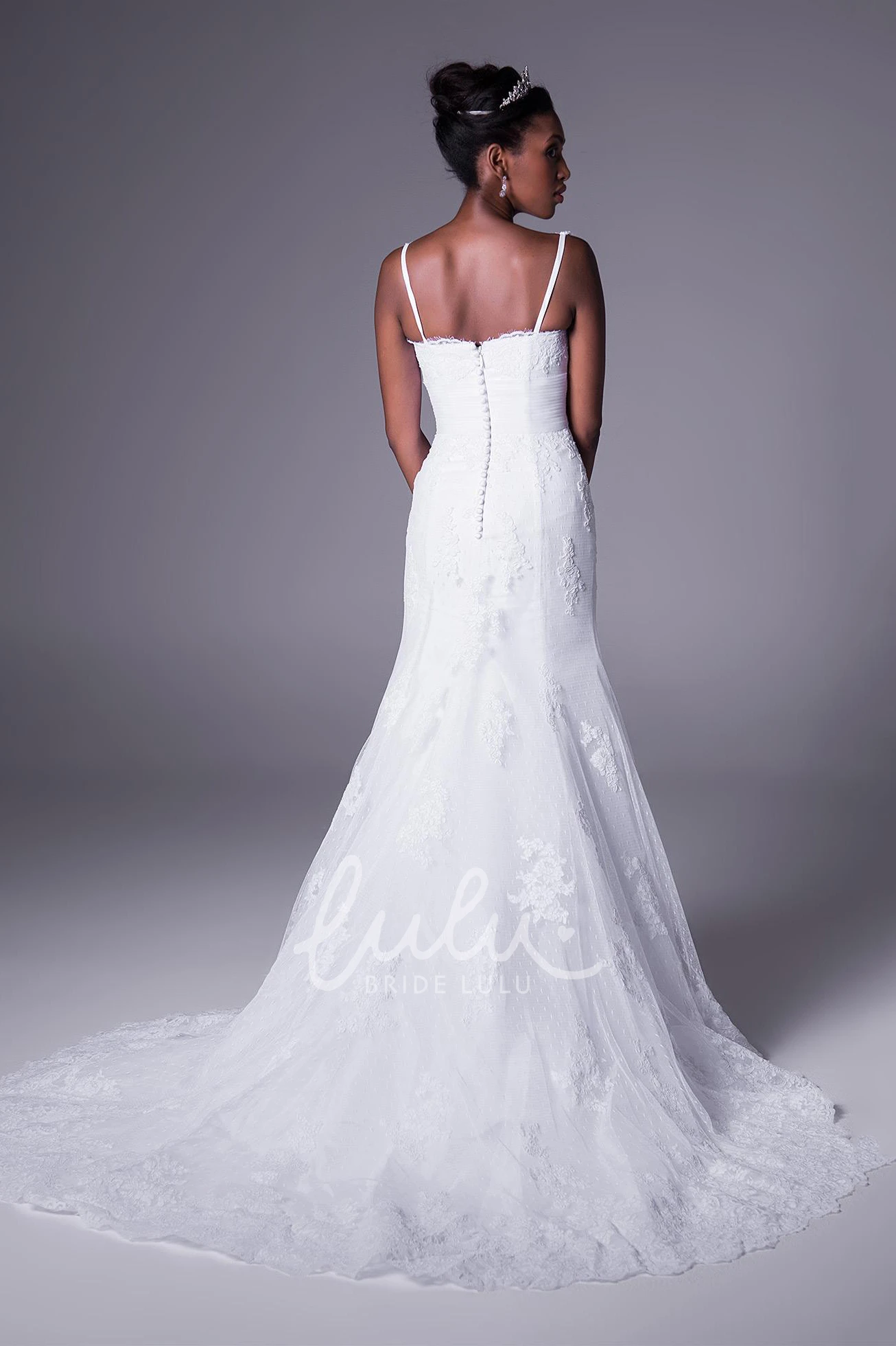 Lace Mermaid Wedding Dress with Straps and Appliques Elegant Bridal Gown