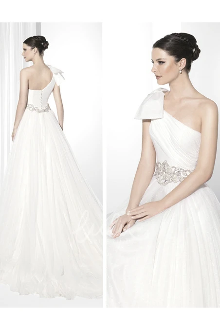 Lace Satin Short-Sleeve Wedding Dress with Bateau-Neck Elegant Bridal Gown