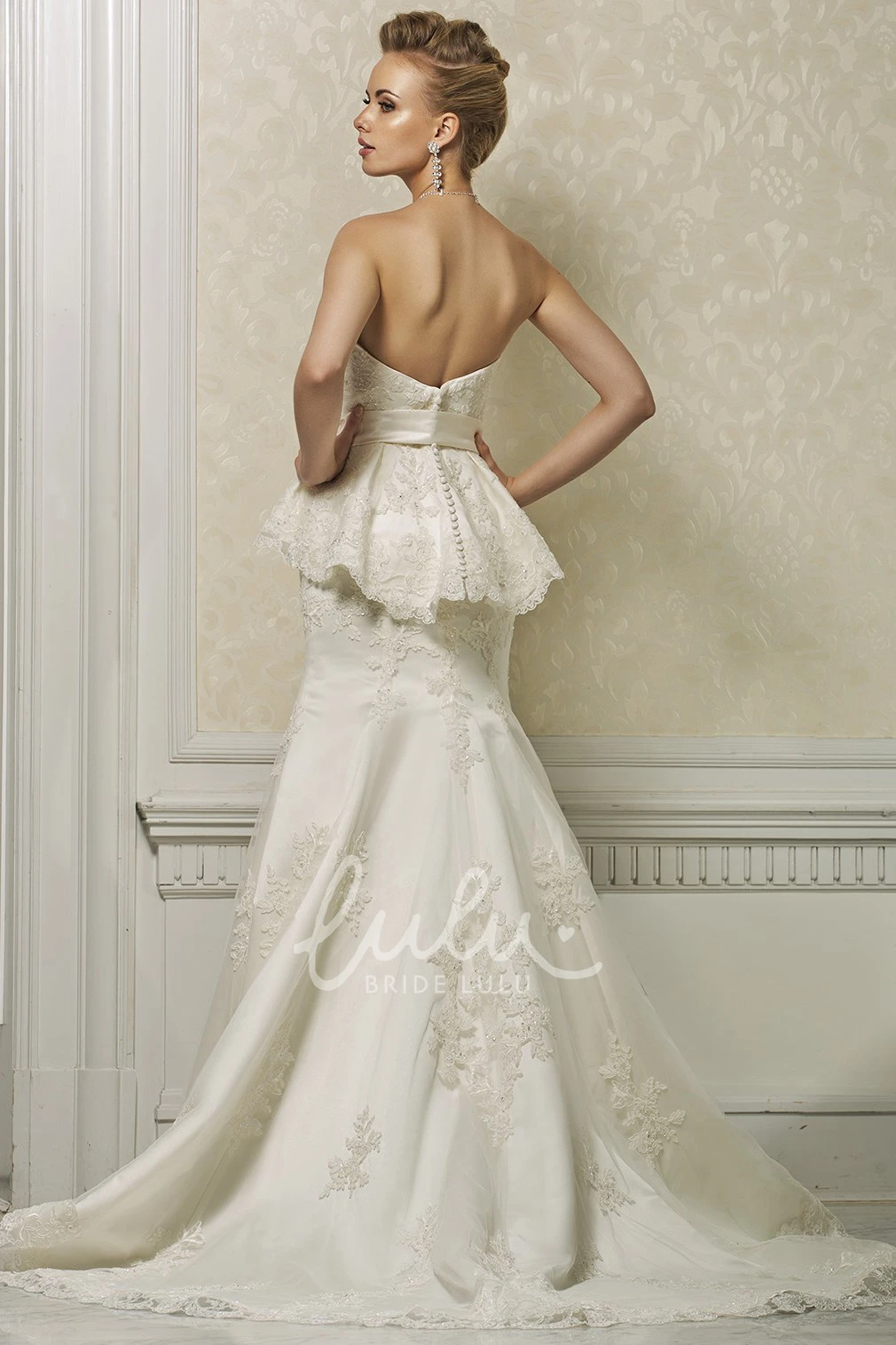 Sleeveless Mermaid Lace Wedding Dress with Peplum and Appliques Unique Wedding Dress