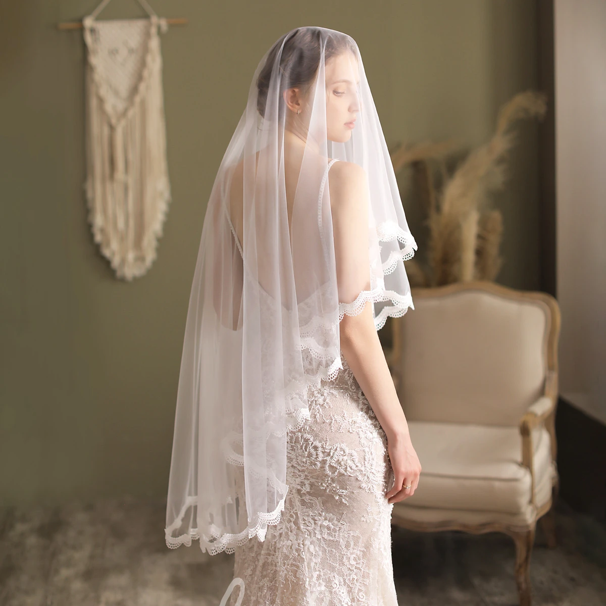 Simple Style Bridal Veil with Lace Trim
