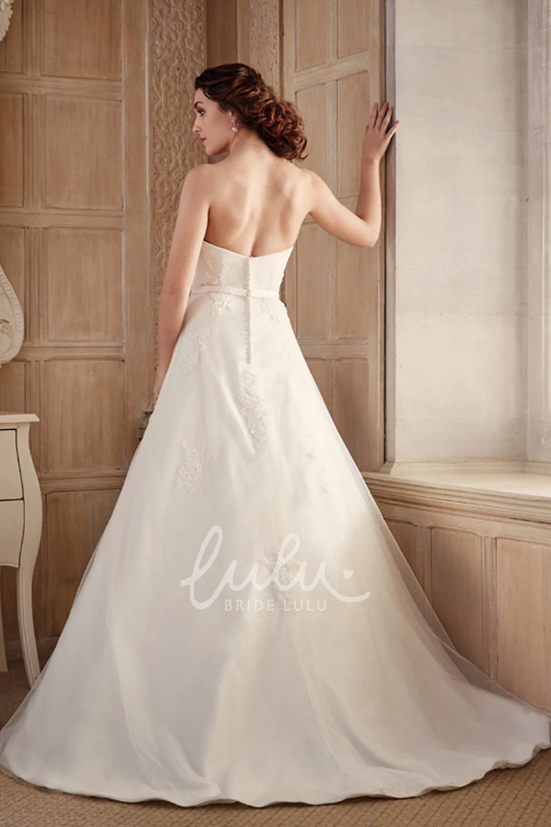 Maxi Appliqued Tulle Wedding Dress with Sweep Train Sweetheart Unique Bridal Gown 2025