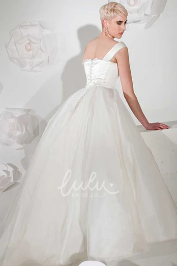 Tulle&Satin Sleeveless Winter Wedding Dress One-Shoulder Ball-Gown with Long Train