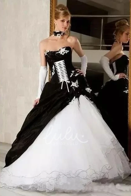 A-Line Taffeta Wedding Dress with Appliques and Ruffles Sleeveless Sweetheart Floor-length Organza