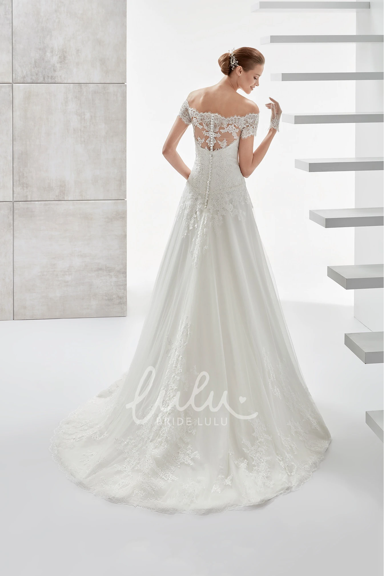 Lace Applique Off-Shoulder Wedding Dress with Sweetheart Neckline Elegant Bridal Gown