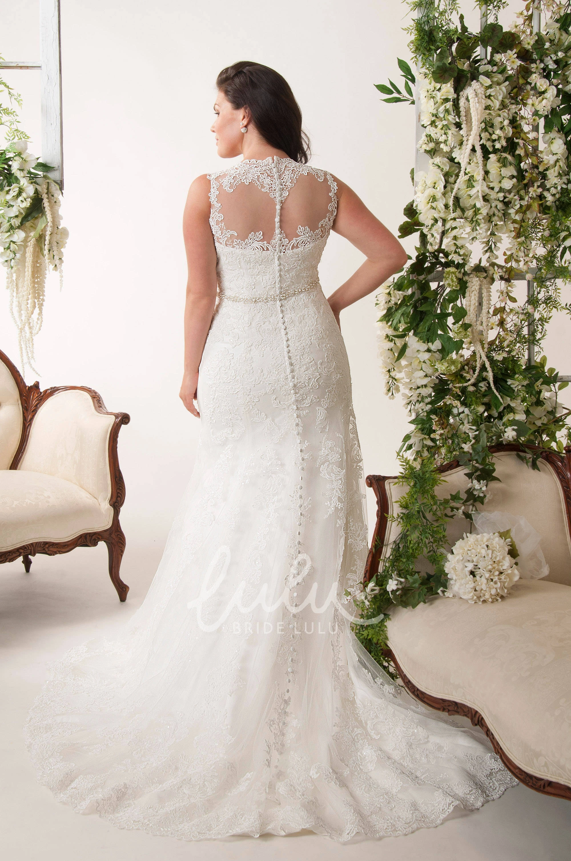 Sheath Scoop-Neck Appliqued Floor-Length Lace Plus Size Wedding Dress Chic Lace Wedding Dress