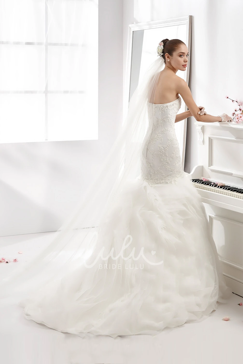 Mermaid Strapless Wedding Dress with Appliques and Sequins