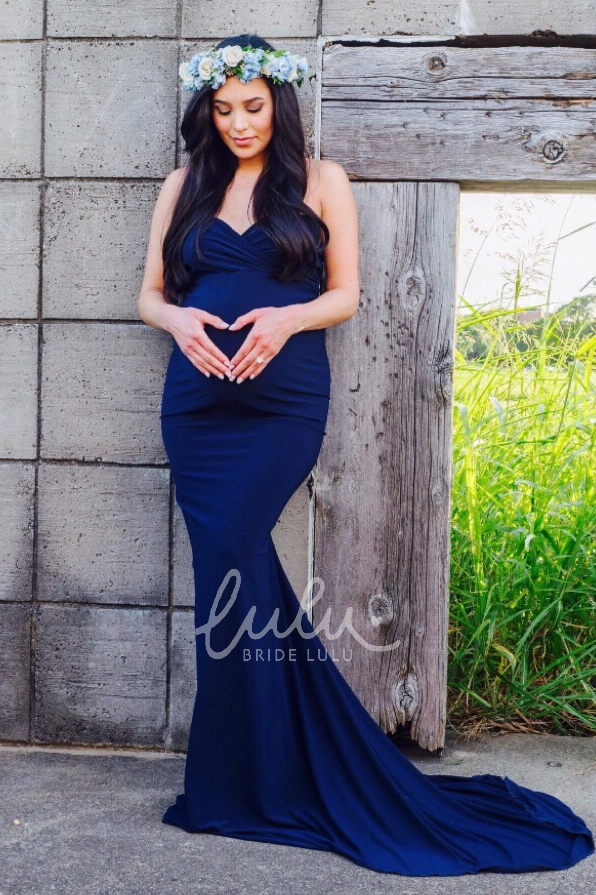 Sleeveless Empire Maternity Dress with Brush Train