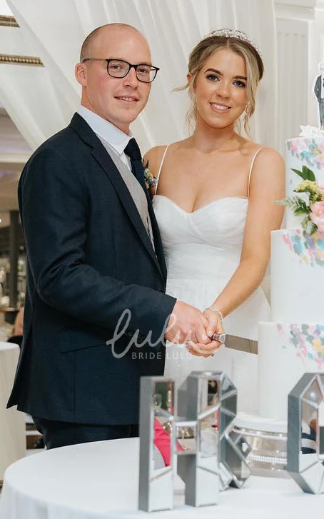 Romantic Sleeveless Wedding Dress A-Line Chiffon with Zipper Back