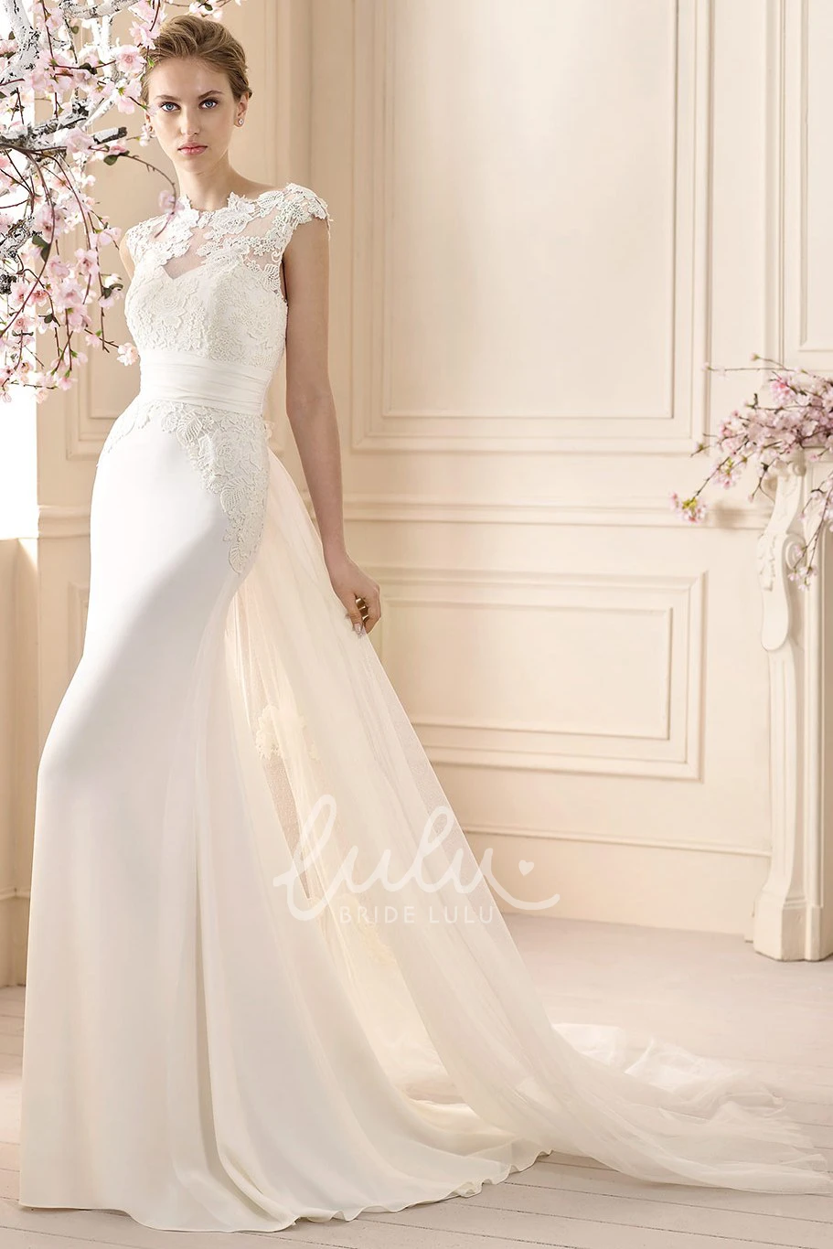 Cap-Sleeve Appliqued Sheath Jersey Wedding Dress with High Neck