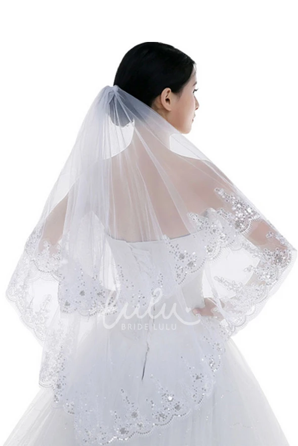 Elegant Lace Applique Hair Comb Bridal Veil with Beautiful Soft Tulle Wedding Dress