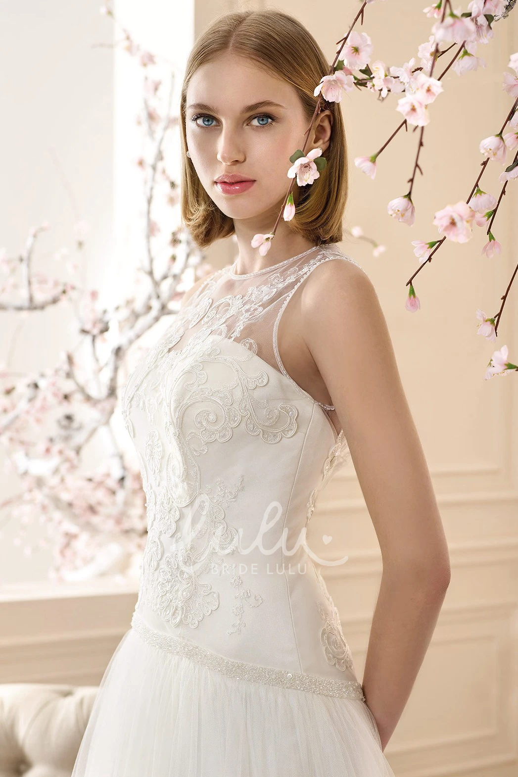 Sleeveless A-Line Tulle Wedding Dress with Appliques and Pleats Elegant Wedding Dress