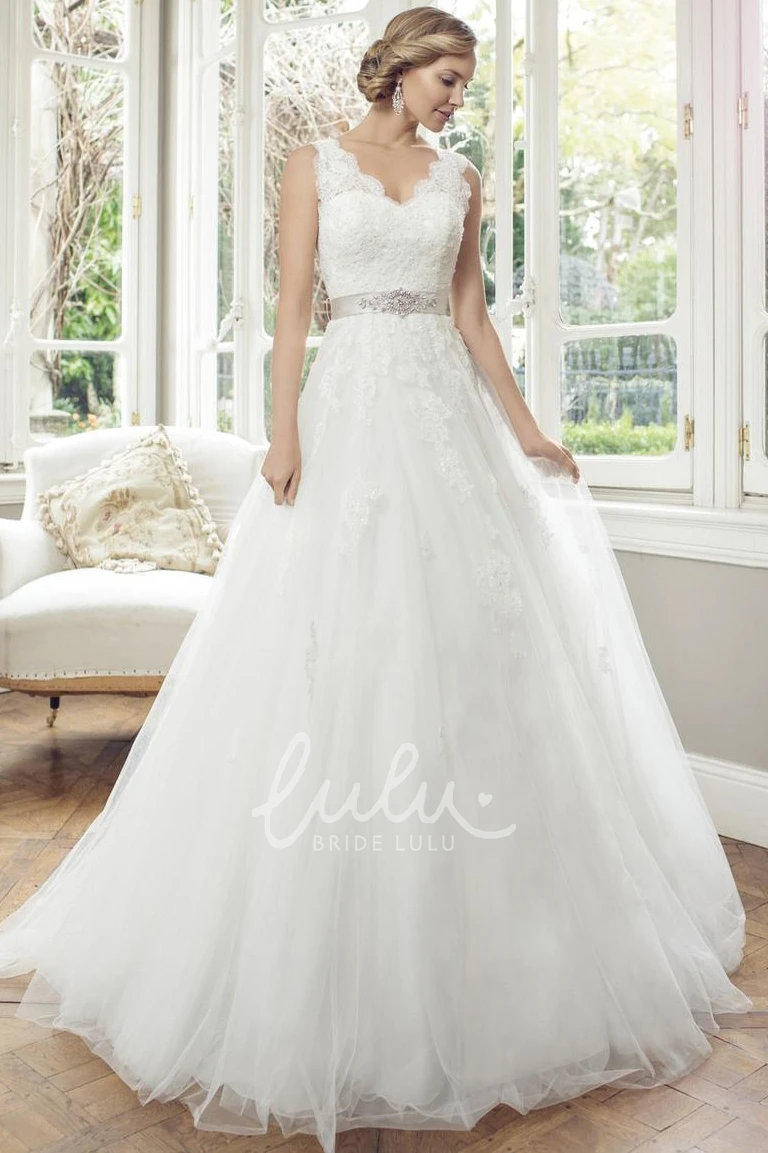 Sleeveless V-Neck Appliqued Lace&Tulle Wedding Dress with Bow Romantic Bridal Gown