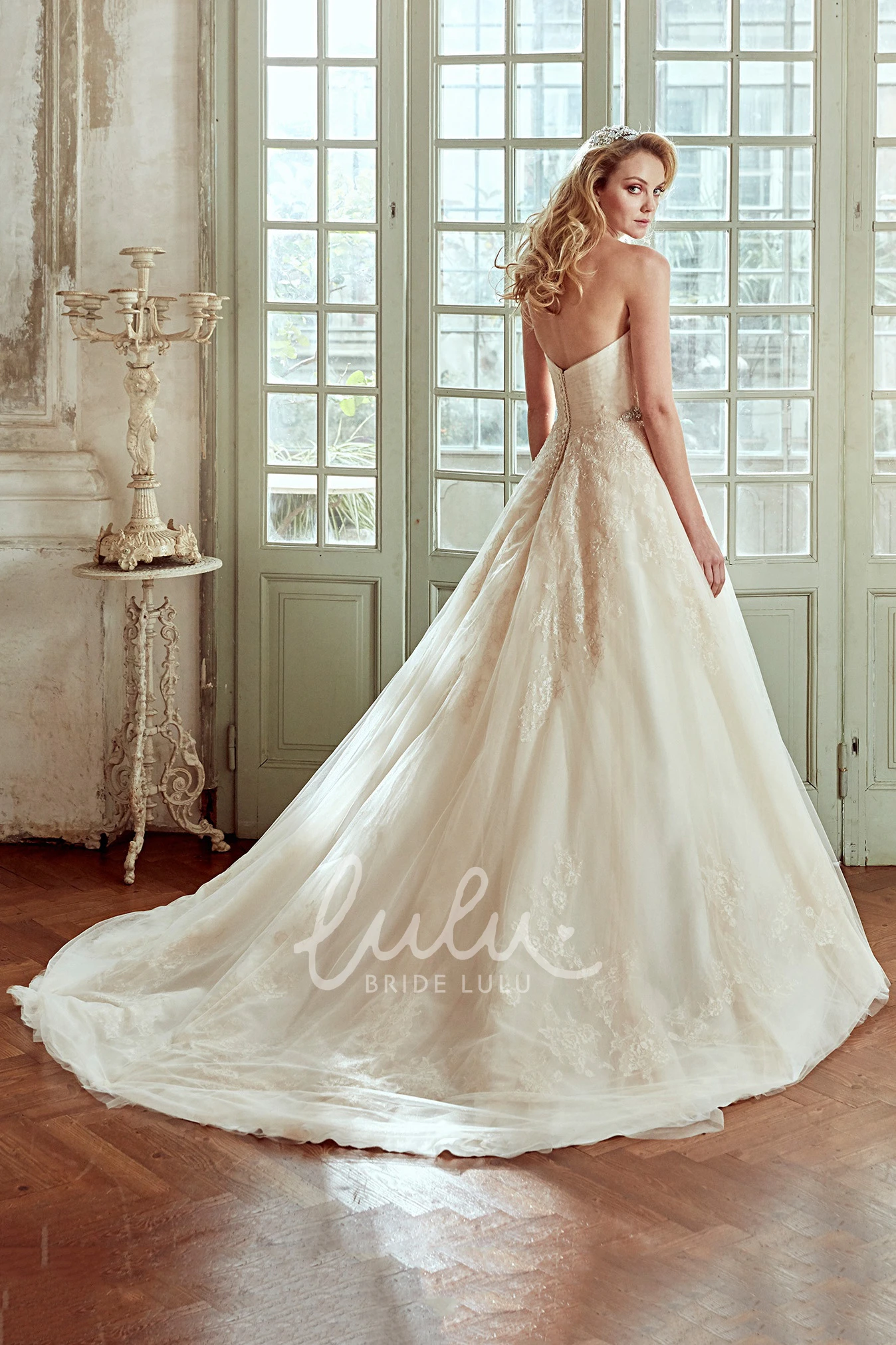 A-Line Sweetheart Wedding Dress with Beaded Belt and Pleated Bodice Elegant 2025 Bridal Gown