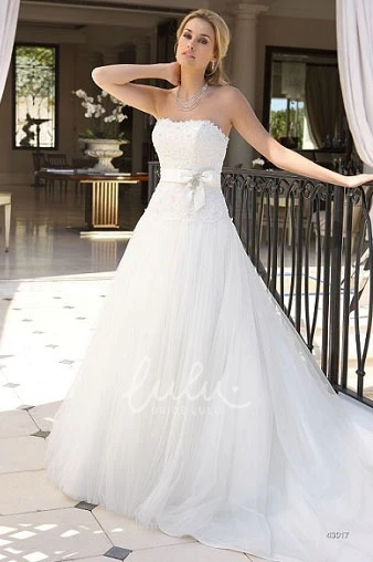 Bow Appliqued Strapless Tulle A-Line Wedding Dress