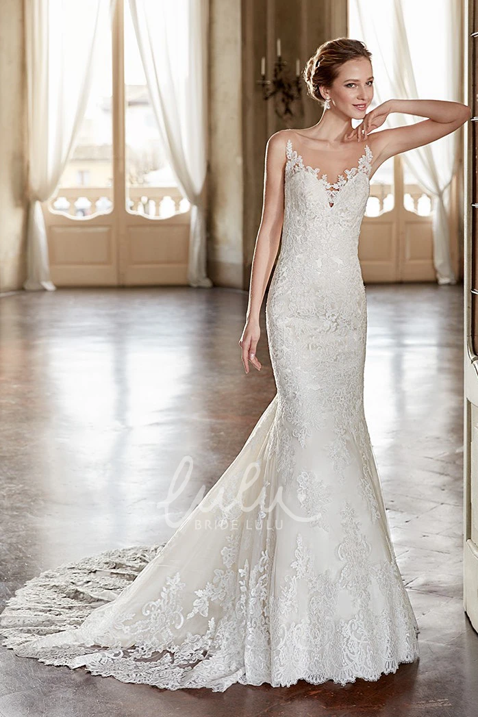 Mermaid Lace Wedding Dress with Scoop-Neck and Applique