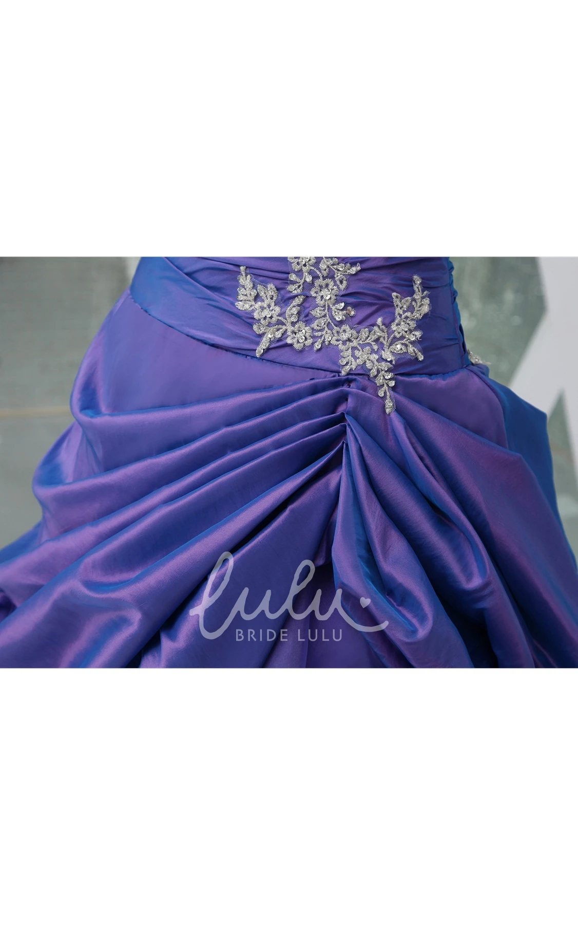 One-Shoulder Ruched Ball Gown with Appliques Wedding Dress