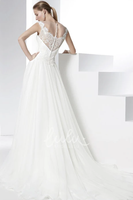 Appliqued Tulle Strapless Wedding Dress with Floor-Length Train Elegant Bridal Gown