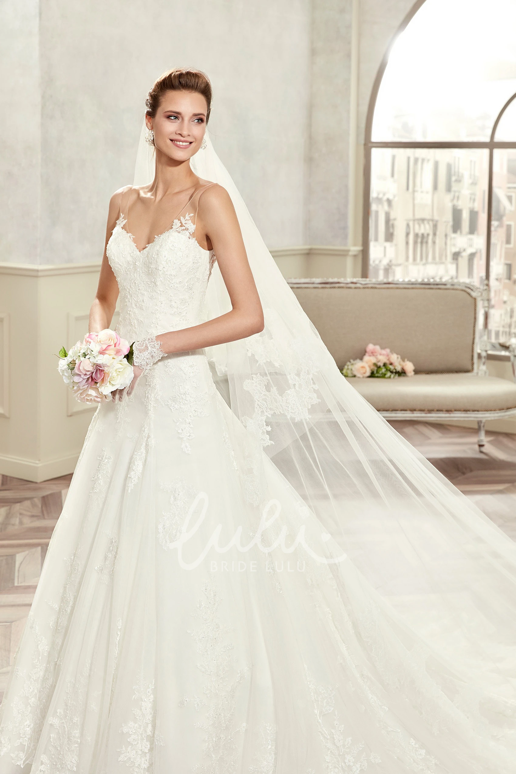 Spaghetti-Strap Sweetheart Warm Wedding Dress with Open Back and Court Train Modern Bridal Gown