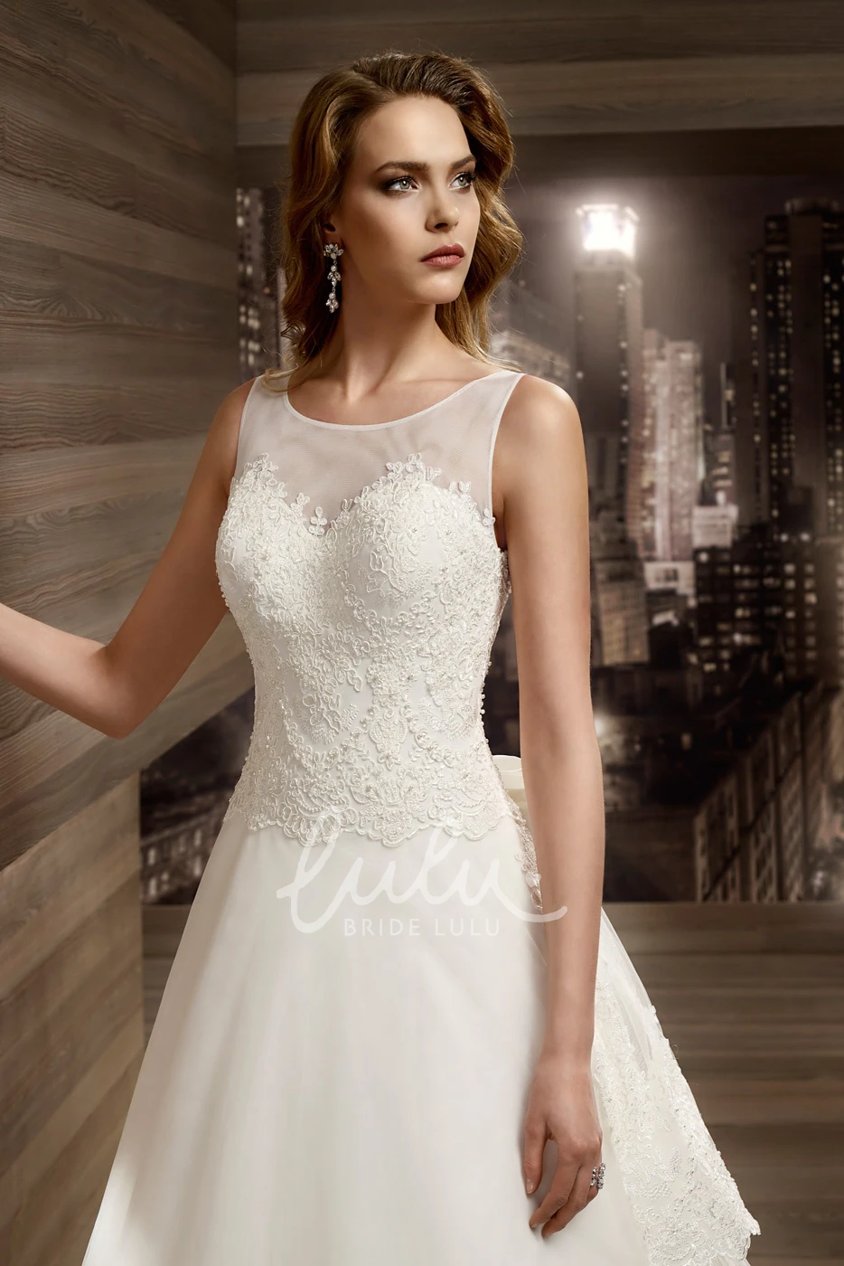 Cap Sleeves Keyhole Back A-Line Wedding Dress Illusion Jewel-Neck Tiers Train