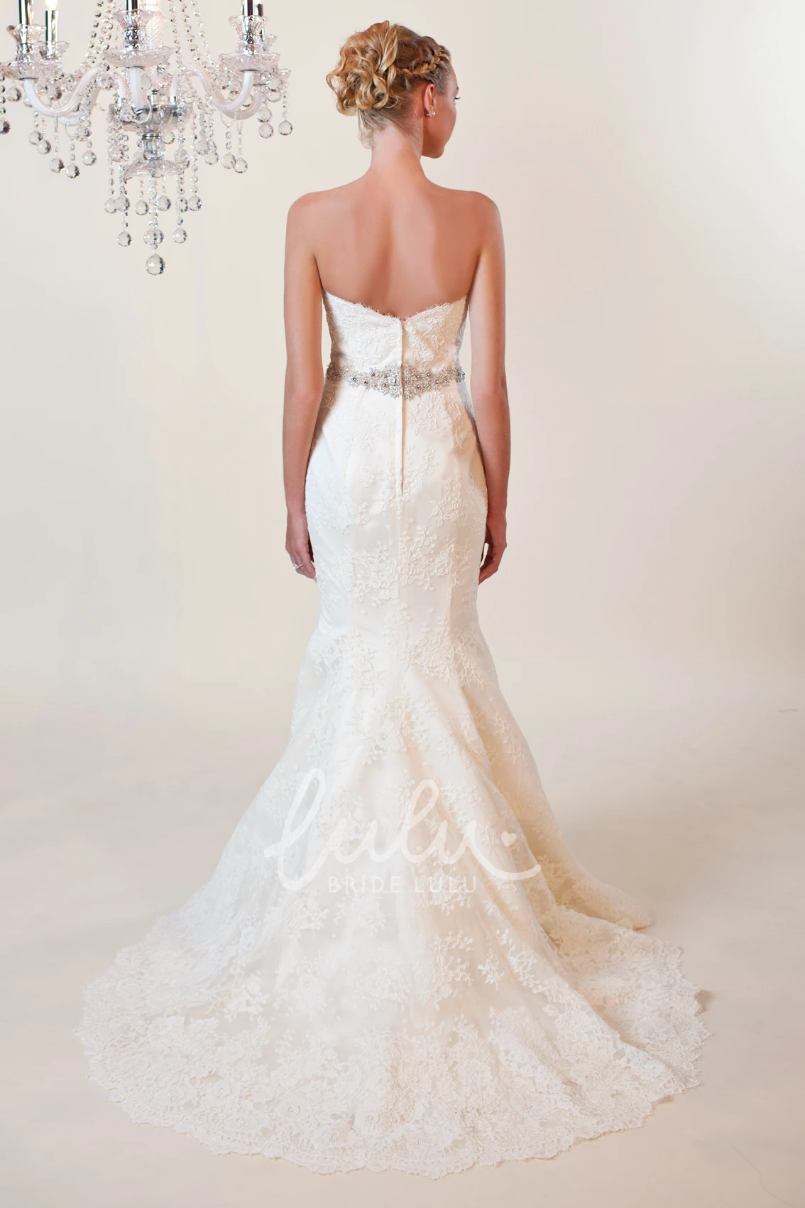 Mermaid Sweetheart Lace Wedding Dress with Waist Jewelry Classy Bridal Gown