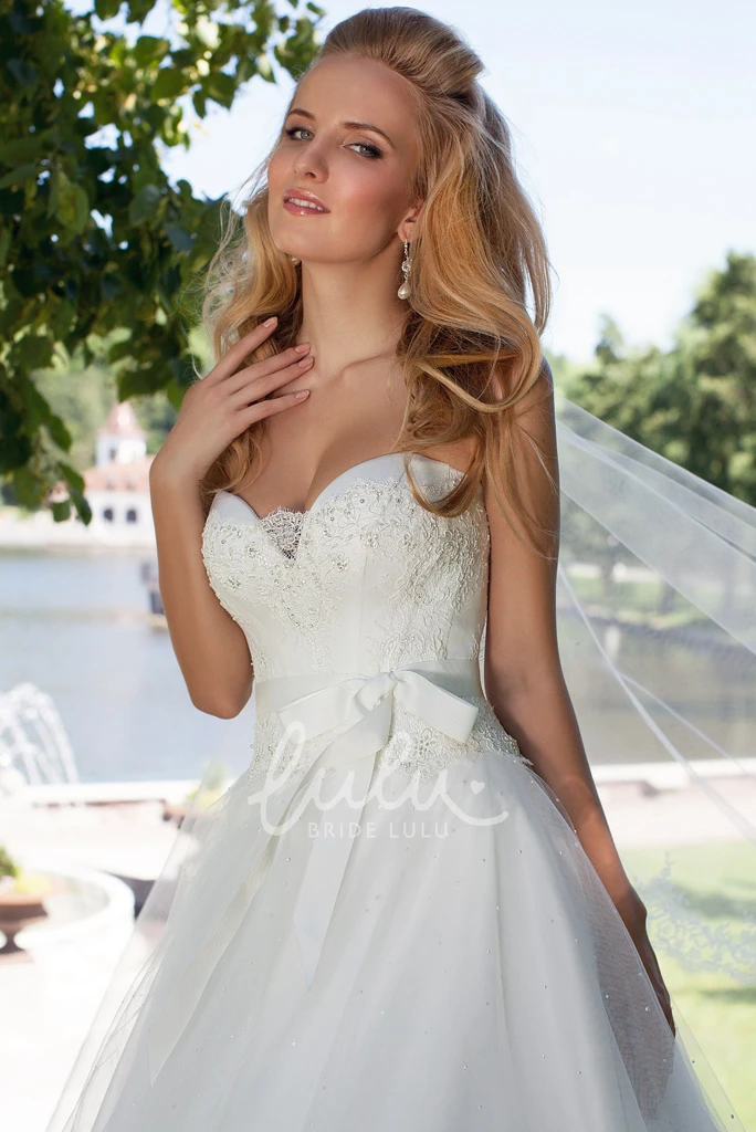 Sleeveless Tulle Wedding Dress with Sweetheart Neckline Maxi Ball Gown