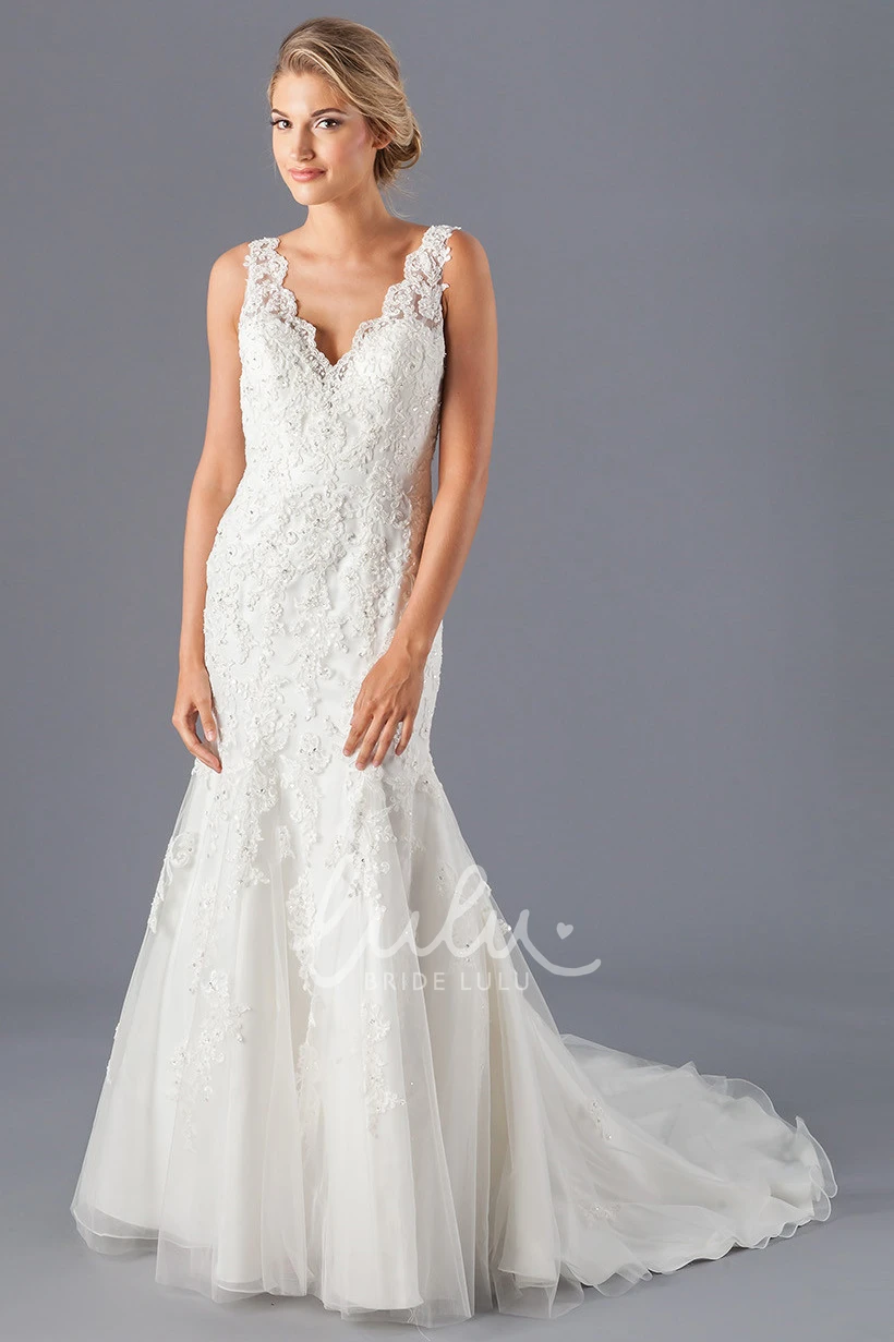 Appliqued Sleeveless V-Neck Lace Wedding Dress