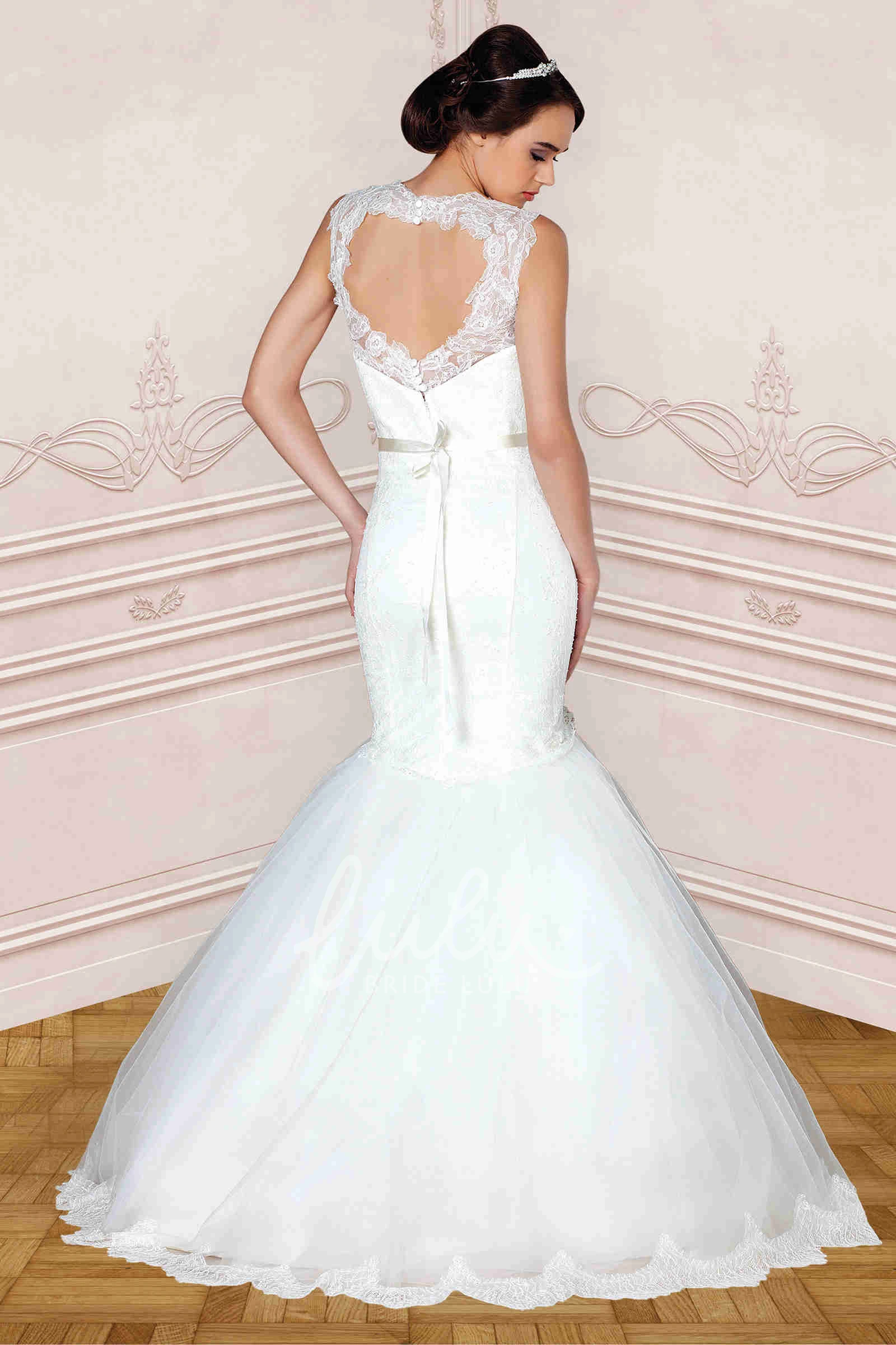Sleeveless Satin Wedding Dress with Beading Jewel-Neck Trumpet Floor-Length Dress