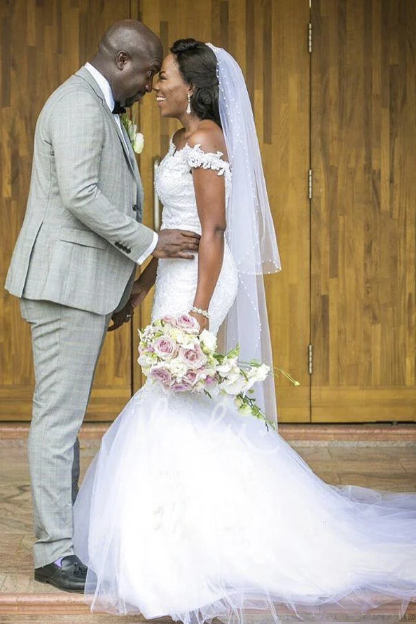 Off-the-Shoulder Mermaid Wedding Dress with Lace and Tulle Sexy Bridal Gown