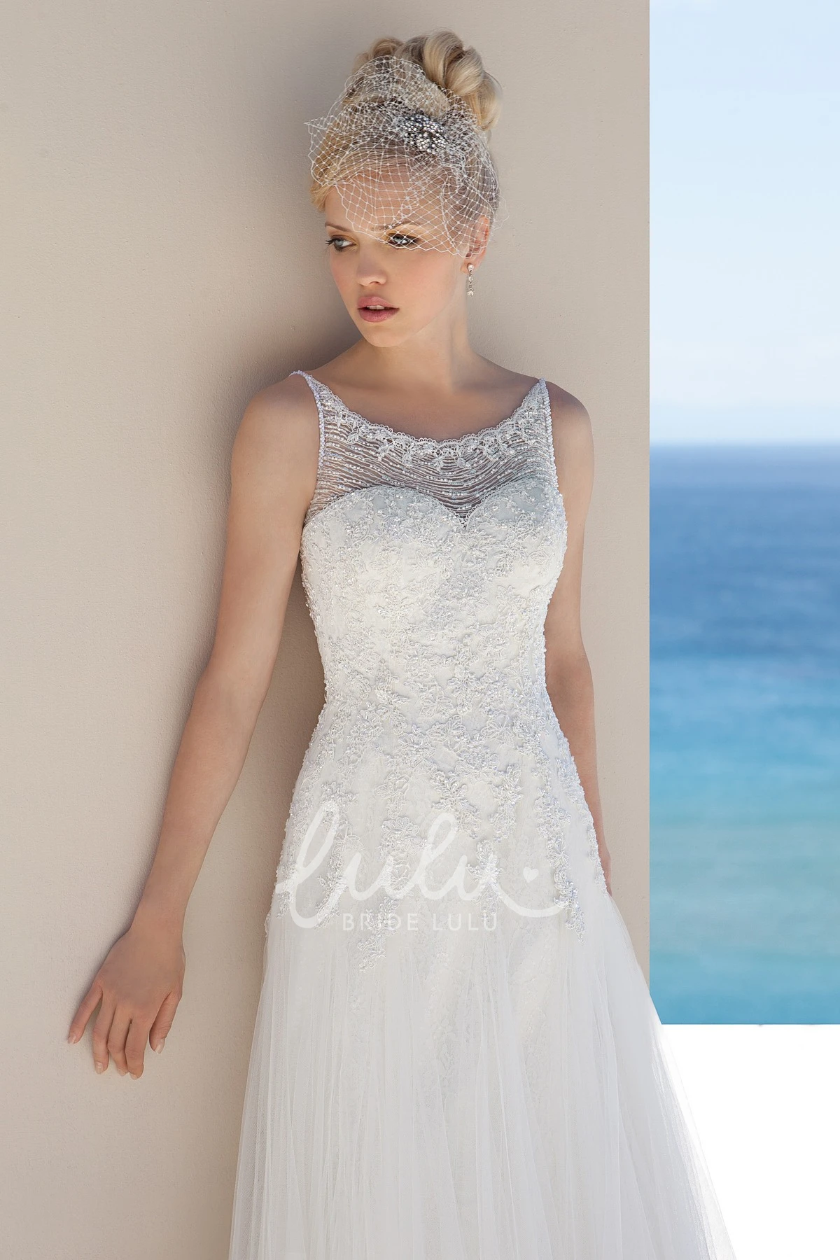 Tulle Scoop-Neck A-Line Wedding Dress with Beaded Appliques and Floor-Length