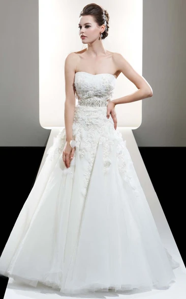 A-Line Lace Tulle Wedding Dress with Beading and Flowers Elegant Wedding Dress 2024