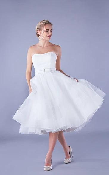 Organza A-Line Strapless Knee-Length Ruched Bridal Dress
