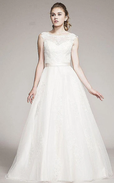 Lace Appliqued A-Line Wedding Dress with Bateau-Neck and Floor-Length