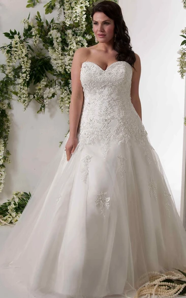 Plus Size Lace-Up A-Line Wedding Dress with Sweetheart Neckline