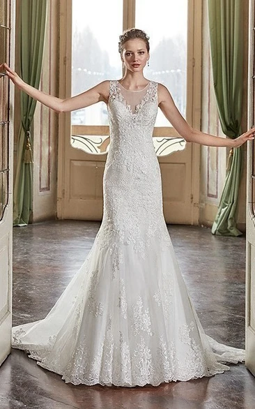 Scoop-Neck Sheath Lace Wedding Dress with Appliques