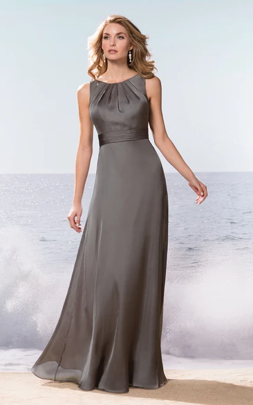 Long Bridesmaid Dress with Sleeveless Bateau-Neck Bow Tie and Elegant Style