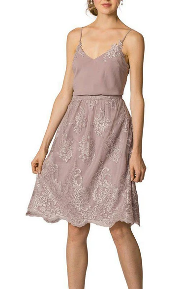 Knee-length A-line Dress with Spaghetti Straps and Lace Classy and Modern