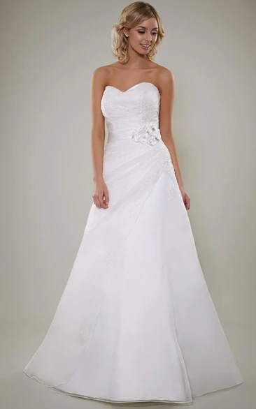 Floral A-Line Sweetheart Satin Wedding Dress with Sleeveless Design