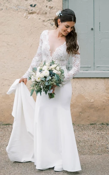 Casual Mermaid Country Rustic Wedding Dress Elegant V-neck Gown with Petal and Lace Appliques