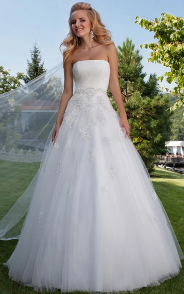 Strapless Tulle Wedding Dress A-Line Pleated Floor-Length Appliques Corset Back