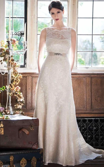 Lace Wedding Dress with Waist Jewelry and Square-Neck Design