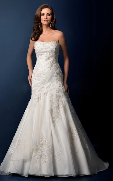 Trumpet Wedding Dress with Strapless Neckline and Ruffles Romantic Bridal Gown