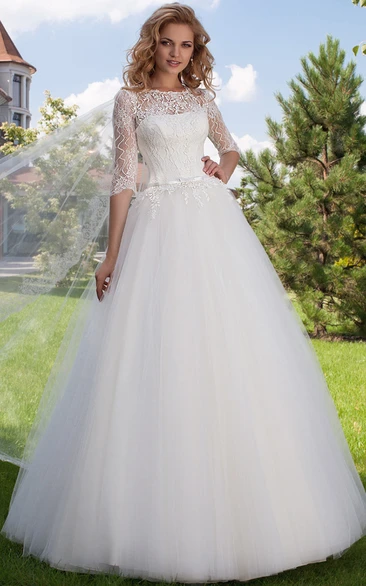 Jewel Neck Tulle Wedding Dress Ball Gown Half Sleeves Appliqued