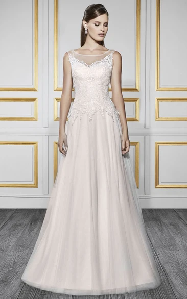 Lace&Tulle Sleeveless A-Line Wedding Dress with Court Train and Low V-Back Classic Bridal Gown