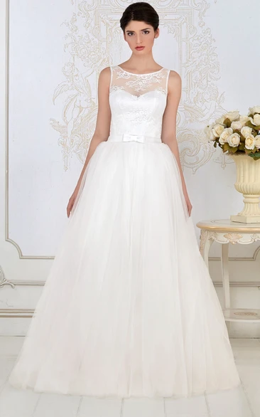 Romantic Sleeveless Appliqued Tulle Wedding Dress with A-Line Silhouette